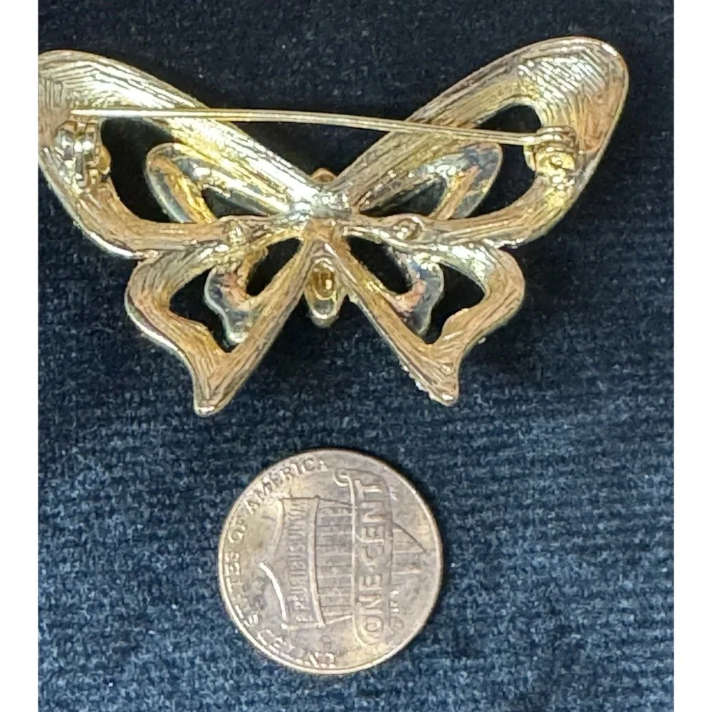 Vintage Rhinestone Butterfly Brooch‎ Gold Tone Openwork Sparkling Pin